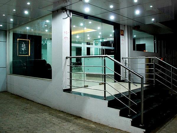 Sai Srushti Hotel Shirdi Exterior photo