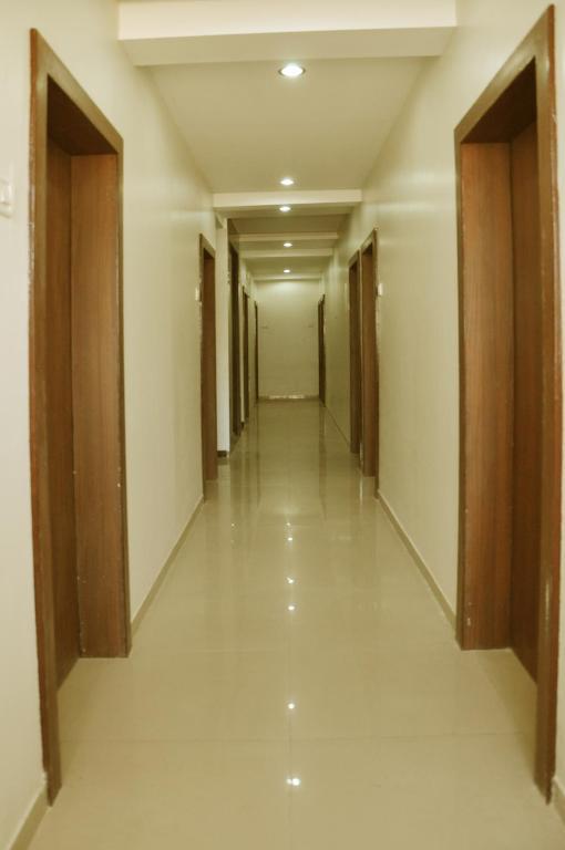 Sai Srushti Hotel Shirdi Exterior photo